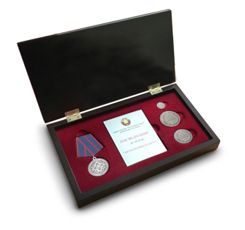 Футляр под монеты и медаль с сертификатом